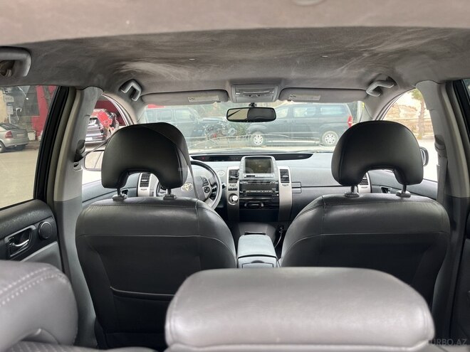 Toyota Prius-7