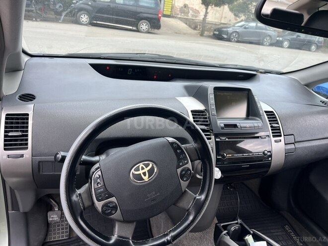 Toyota Prius-11