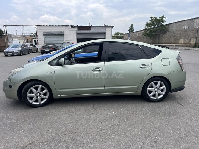 Toyota Prius-8
