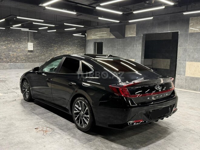 Hyundai Sonata-4