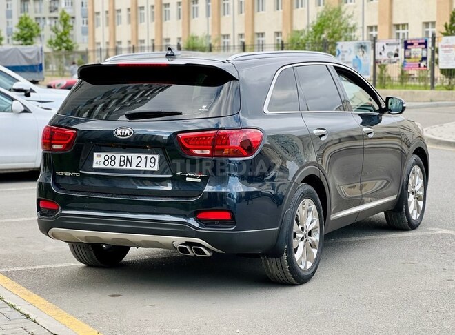 Kia Sorento-13