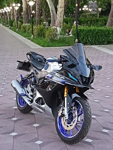 Yamaha R15M-1