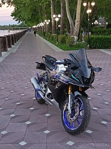 Yamaha R15M-7
