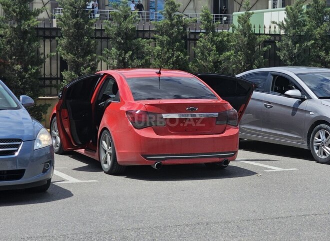 Chevrolet Cruze-13
