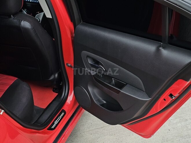 Chevrolet Cruze-17