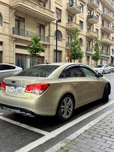 Chevrolet Cruze-13