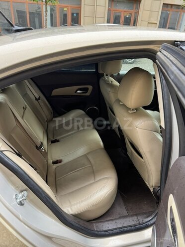 Chevrolet Cruze-16