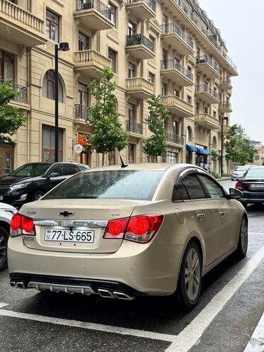 Chevrolet Cruze-12