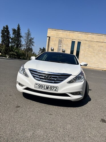 Hyundai Sonata-1