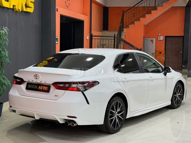 Toyota Camry-5