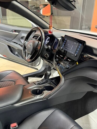 Toyota Camry-12