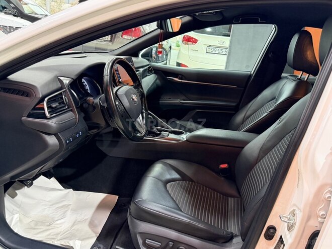 Toyota Camry-9