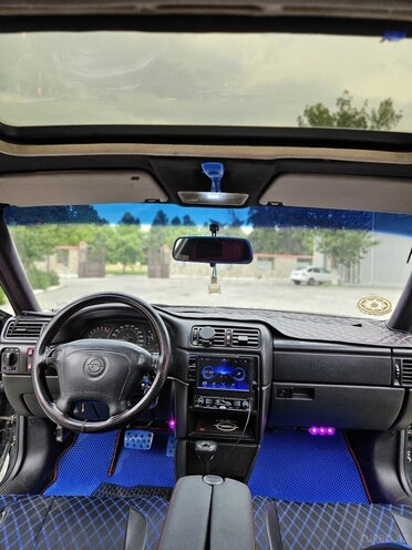 Opel Vectra-10