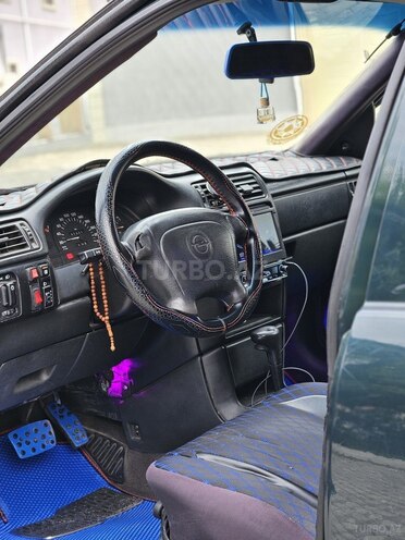 Opel Vectra-9