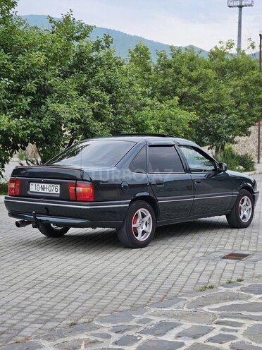 Opel Vectra-2