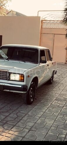 LADA (VAZ) 2107-2