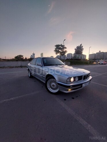 BMW 525-1