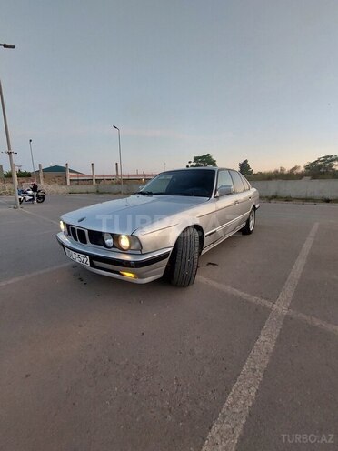 BMW 525-7