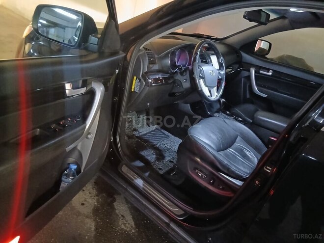 Kia Sorento-12