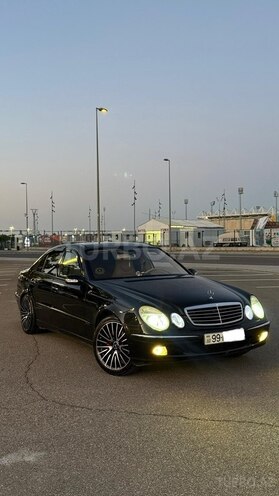 Mercedes E 220-1