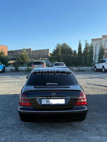 Mercedes E 220-2