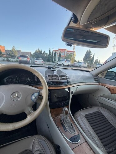 Mercedes E 220-13