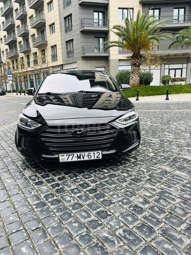 Hyundai Elantra-1