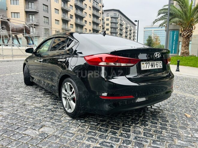 Hyundai Elantra-6
