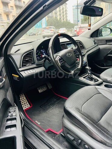 Hyundai Elantra-9