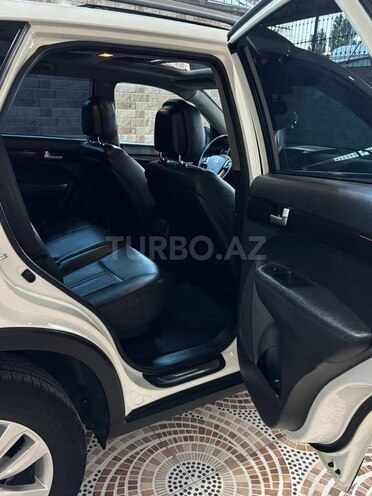 Kia Sorento-13