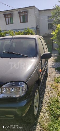 Chevrolet Niva-10