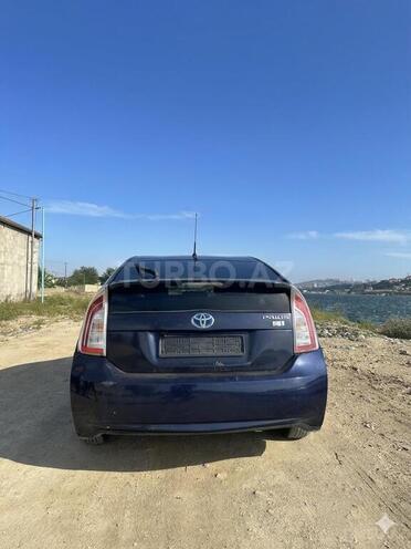 Toyota Prius-3