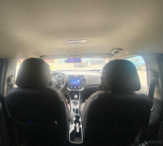 Kia Rio-12