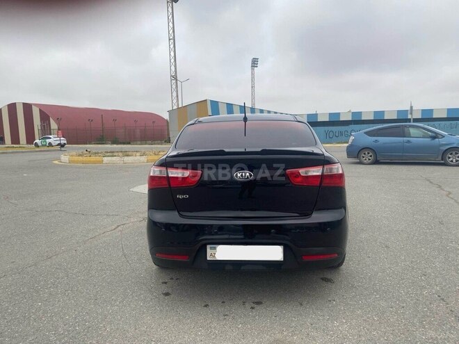 Kia Rio-5