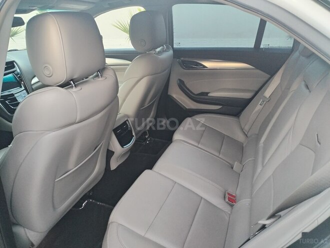 Cadillac CTS-8