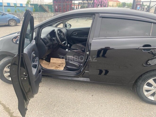 Kia Rio-17
