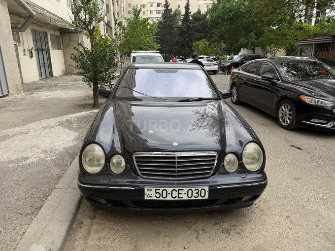 Mercedes E 270-1