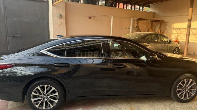 Lexus ES 200-3