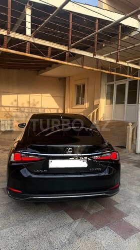Lexus ES 200-4