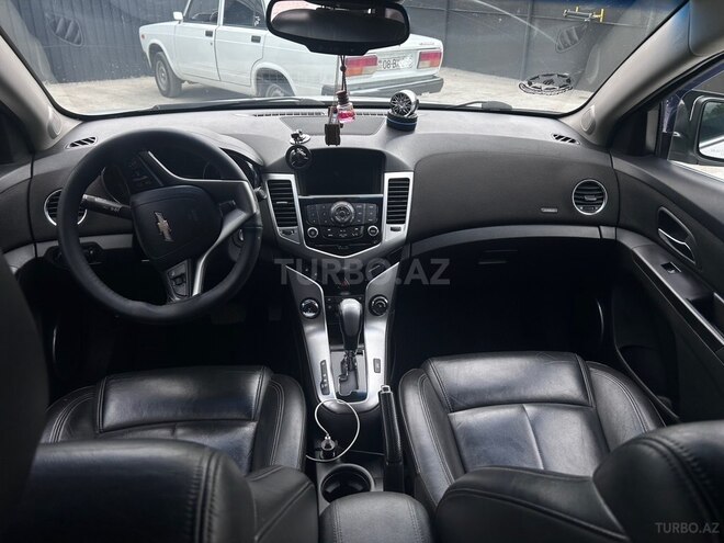 Chevrolet Cruze-15