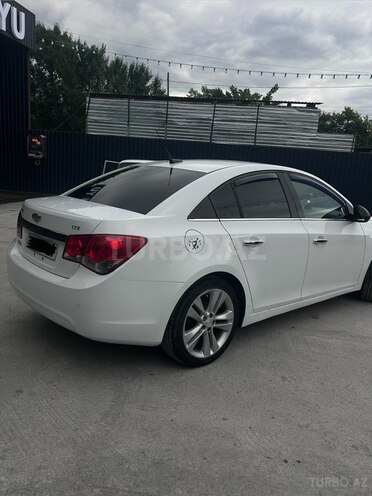 Chevrolet Cruze-11