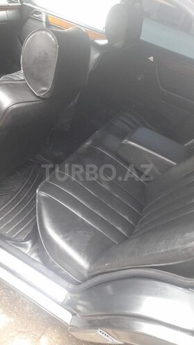 Mercedes E 300-8