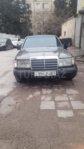 Mercedes E 300-1