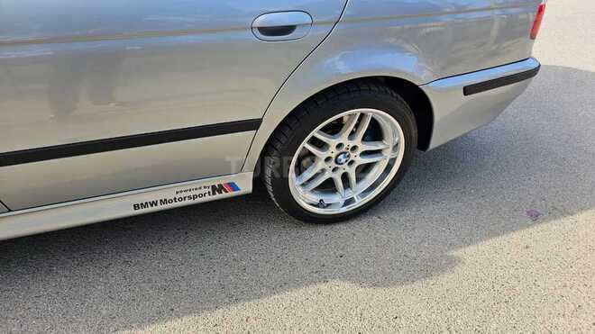 BMW 523-9
