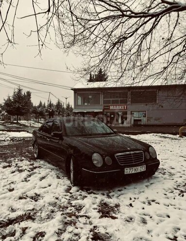 Mercedes E 240-7