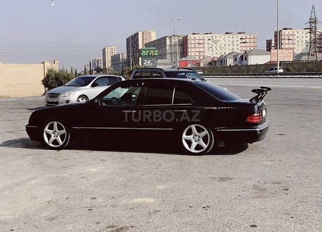 Mercedes E 240-3