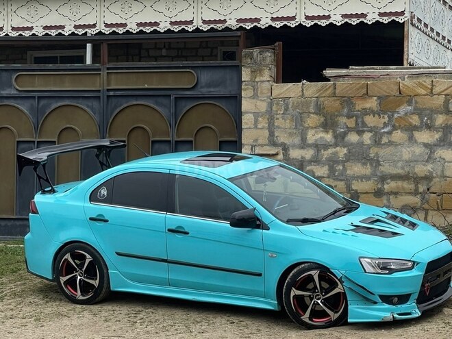 Mitsubishi Lancer-2