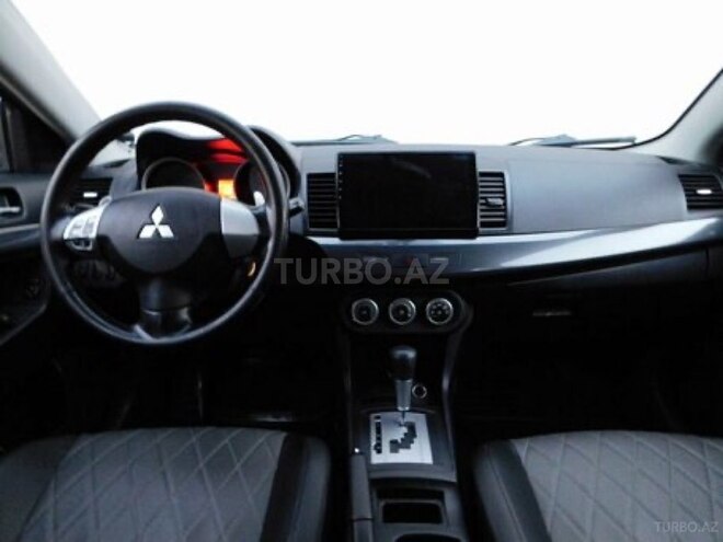 Mitsubishi Lancer-11