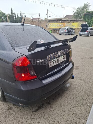Hyundai Accent-2