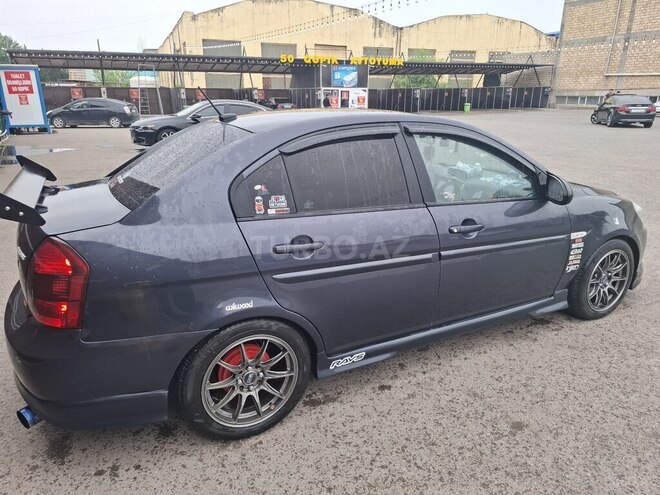 Hyundai Accent-4